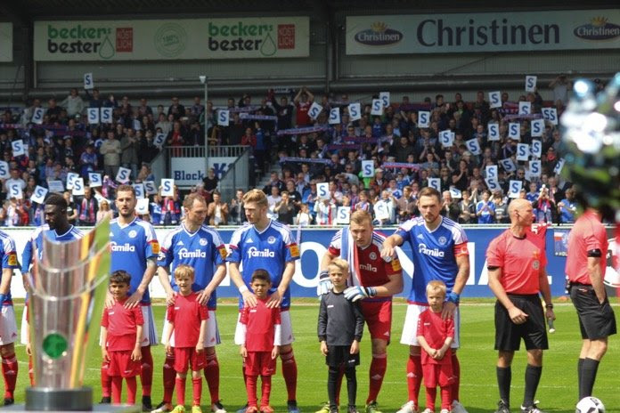 Puma holstein kiel trikot 20/21 auswärts rot. Neues Holstein Kiel Trikot Abgelehnt 3 Liga Com