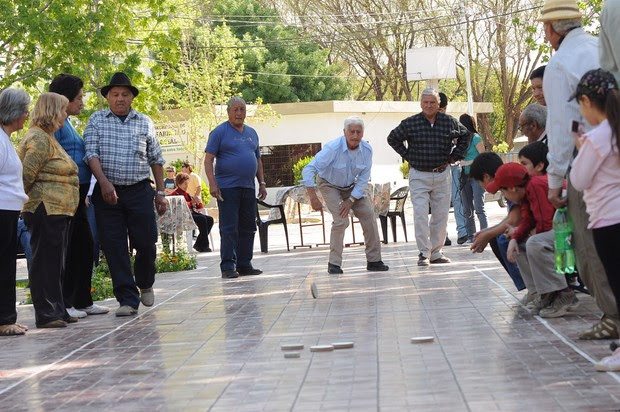 El juego se puede definir como una actividad placentera, libre y espontánea que se realiza con Encuentro Socio Recreativo De Adultos Mayores Municipalidad De Junin