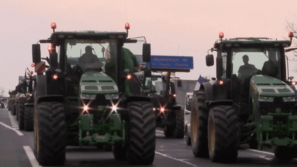 Colère des agriculteurs : huit points de blocage sur les autoroutes d'Île-de-France