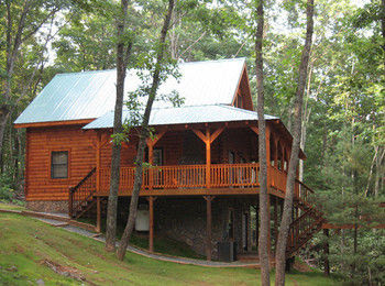 Ashe high country realty® offers you the finest selection of log cabins for sale in north carolina in a variety of natural settings. Blue Ridge Real Estate Offering Home Land And Log Cabin Sales And Vacation Cabin Rentals In Virginia