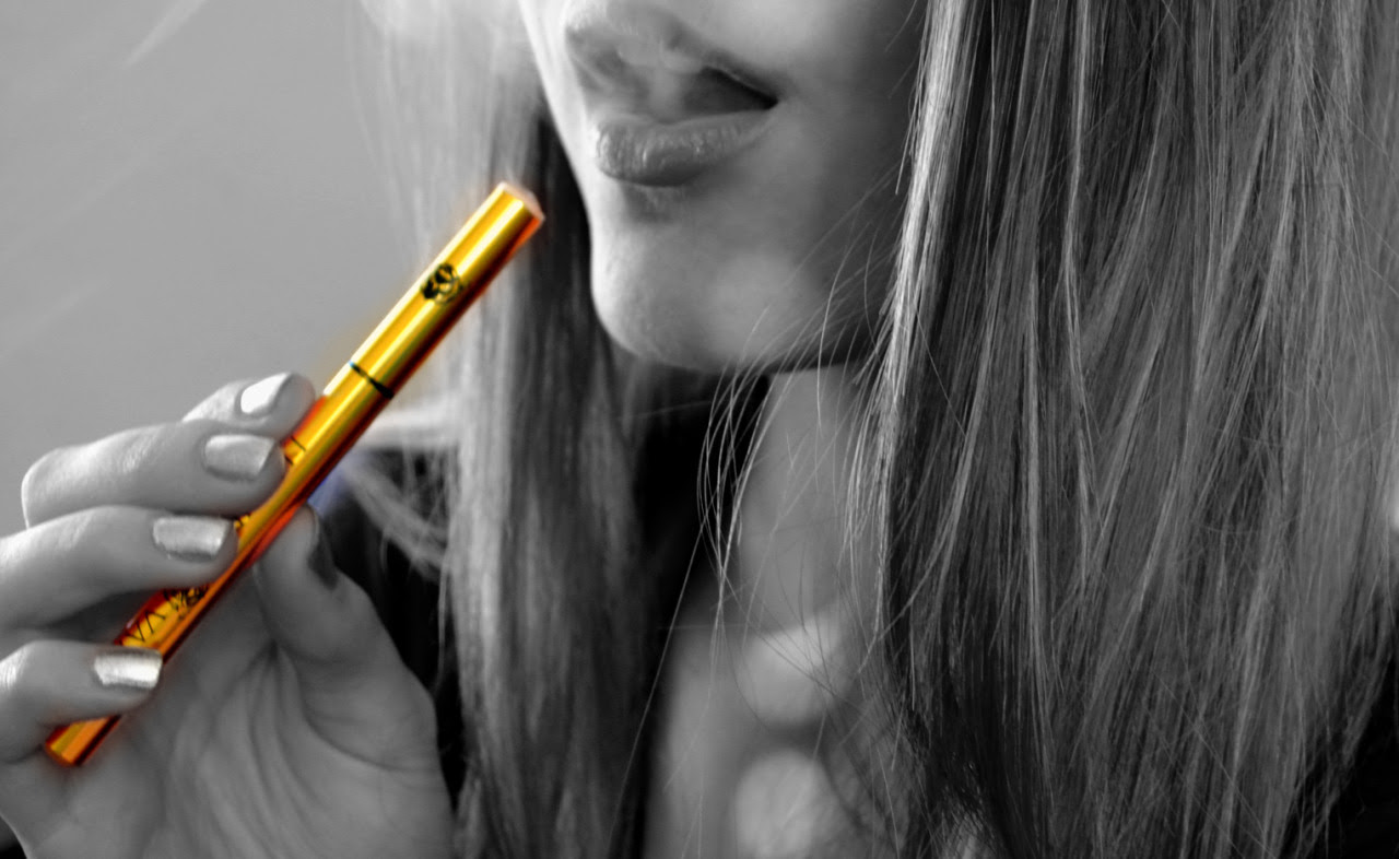E-Cigarettes: Addiction is now colorful and tasty ...