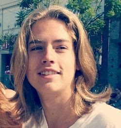 The first year they both grew their hair out long and didn't cut it. Cole Sprouse Water You Doing For Once In Your Life Look For Advice From Your Brother He 8217 S Disney Channel Dylan Sprouse Cole Sprouse Zach And Cody Best1dfanfics