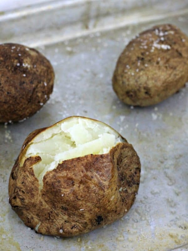 If you enjoy baked potatoes from your favorite steakhouse restaurants, you will recall they have a crispy skin with a soft fluffy inside. How To Make The Best Baked Potatoes Ever Foodlets
