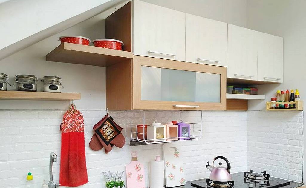 desain dapur minimalis bawah tangga  35 Desain Dapur Minimalis