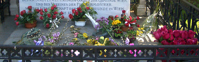 This îs the official ludwig van beethoven page. Gr 32a Beethoven Zentralfriedhof