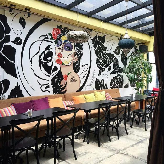 Lukisan Dinding Cafe Hitam Putih - Rahman Gambar