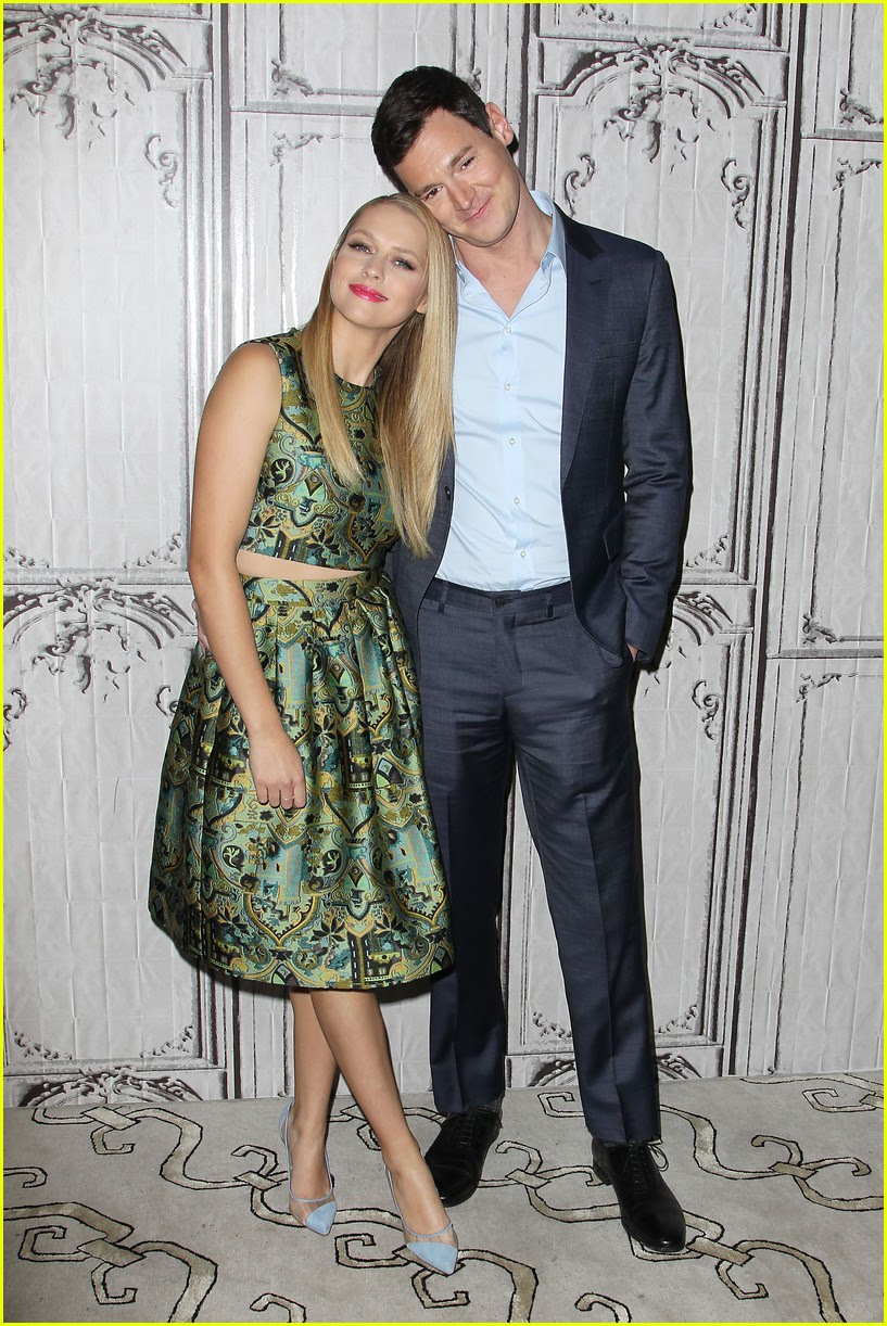 Travis shaw (benjamin walker) and gabby holland (teresa palmer) meet as neighbors in a small coastal town and en. Teresa Palmer Benjamin Walker Talk The Choice On Aol Build Photo 3568477 Benjamin Walker Nicholas Sparks Teresa Palmer Pictures Just Jared