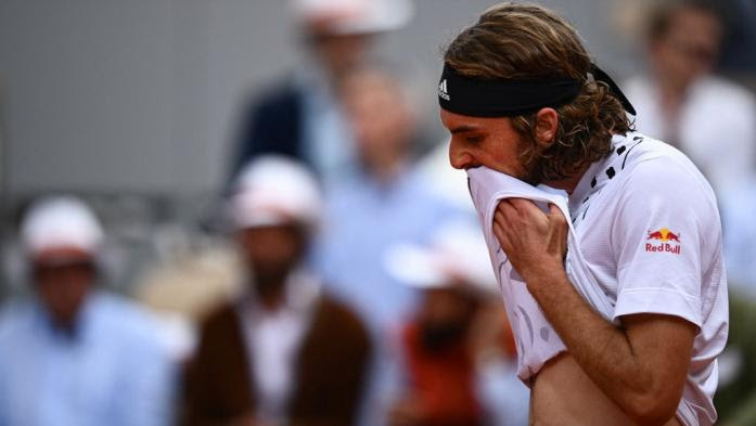 Roland-Garros 2022 : Stefanos Tsitsipas, finaliste en 2021 et 4e mondial, battu en huitième de finale par le prodige danois Holger Rune