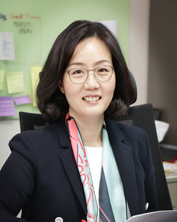'매일 우리는 같은 고민을 합니다.'. Shê³µì‚¬ ì‚¬ìž¥ ê¹€í˜„ì•„ å‰ ì˜ì› ë‚´ì • í•œêµ­ê±´ì„¤ì‹ ë¬¸