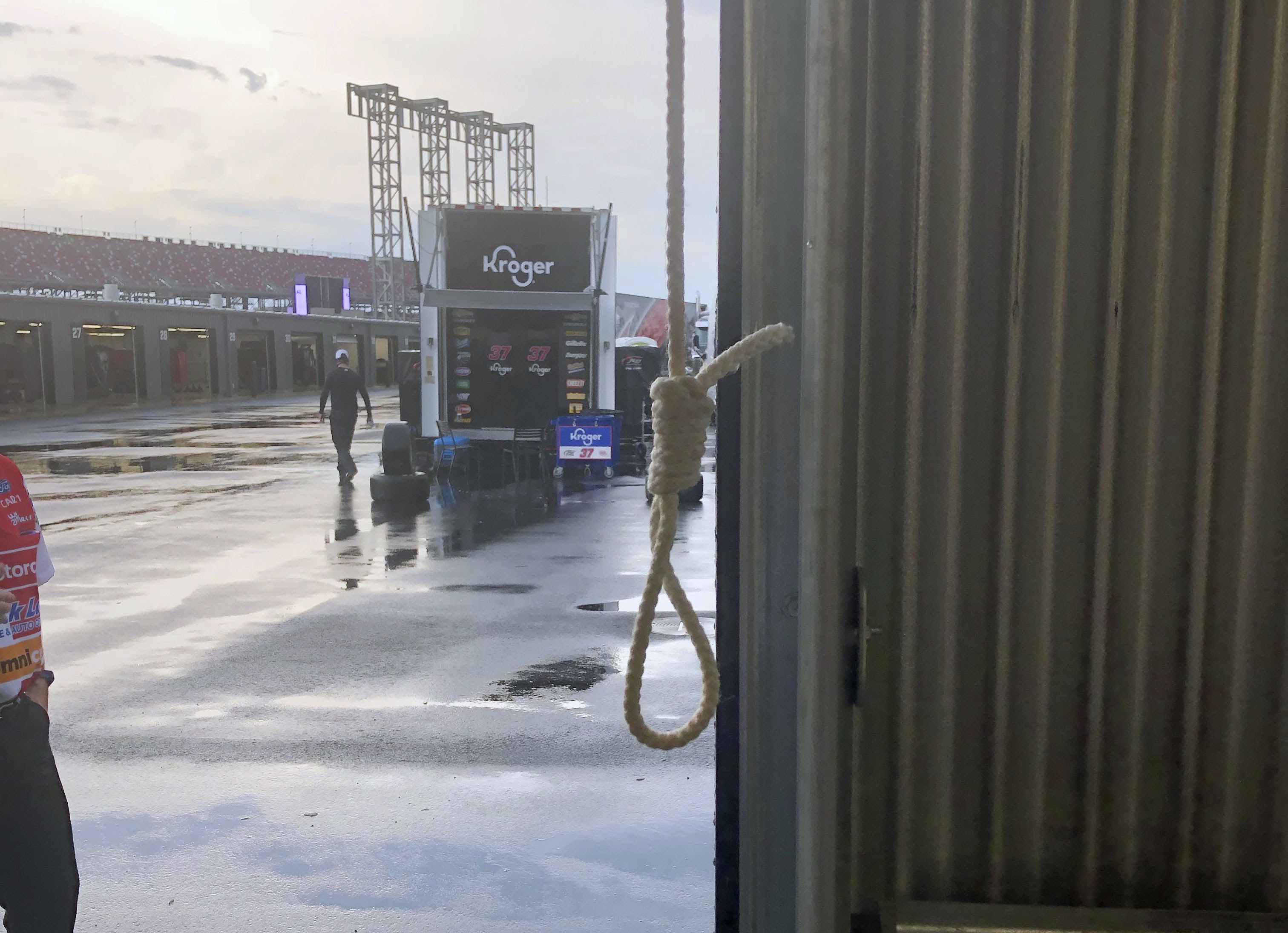 Secondly, talking to a real person makes people be more polite. Nascar Releases Photo Of Noose Says No Other Garage Had Similar Pull Down Rope Knot Syracuse Com