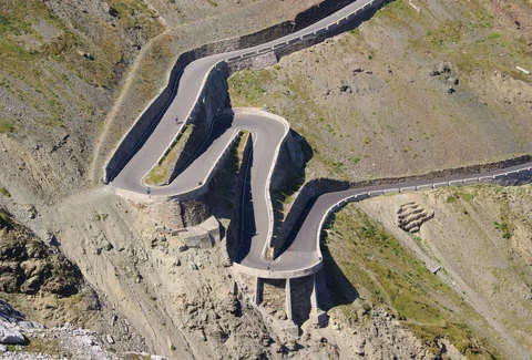 Savage Harley Roads #3 The World's Most Dangerous Roads