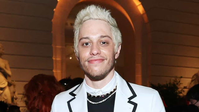 Pete Davidson é internado em clínica de reabilitação para tratar saúde mental