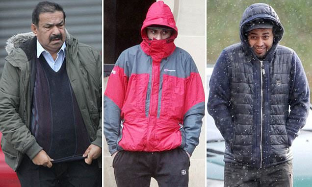 http://i.dailymail.co.uk/i/pix/2015/11/10/17/2E4F6AE400000578-0-image-a-109_1447175828866.jpg