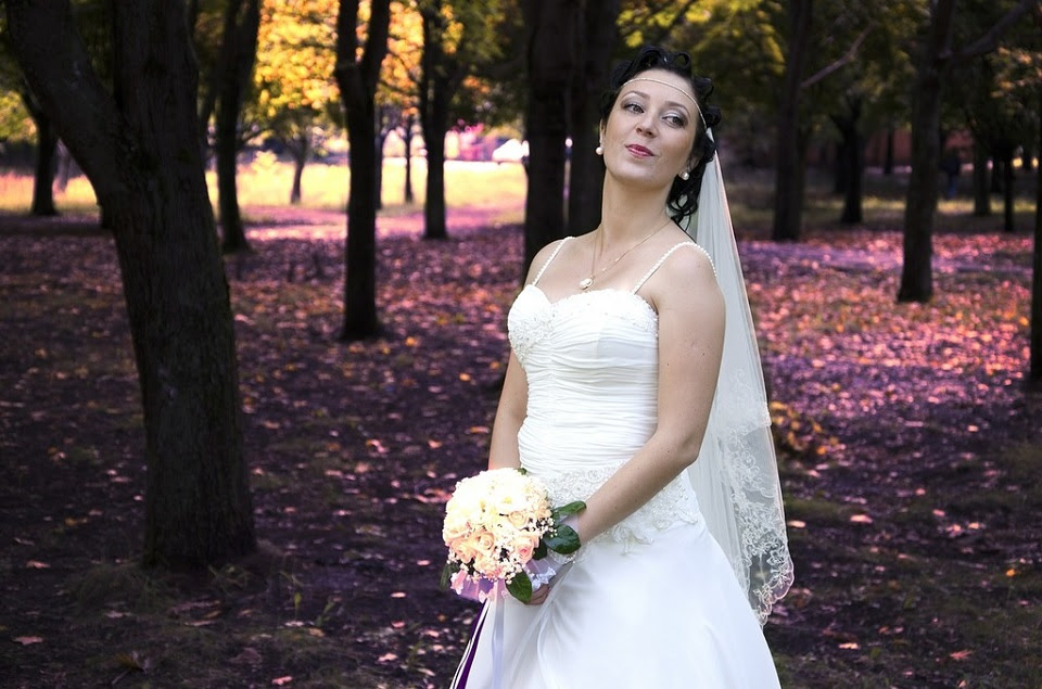 Come scegliere il vestito da sposa se avete optato per una location immersa nel verde. Abito Sposa Over 50 Consigli Per Il Vestito