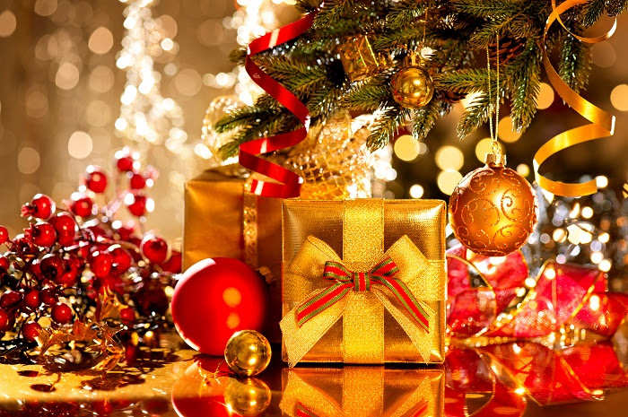 These christmas office decoration ideas are sure to give your office a complete makeover. Christmas Wall Decorations For Homes And Offices Printmeposter Com Blog