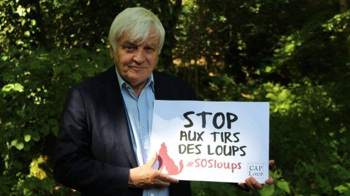 En juin 2016, l'acteur et réalisateur Jacques Perrin avait participé à la campagne lancée par le collectif Cap Loup pour promouvoir la sauvegarde de Canis lupus.