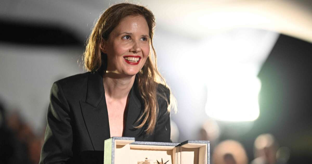 La Française Justine Triet reçoit la Palme d’or : découvrez le palmarès complet du 76e festival de Cannes