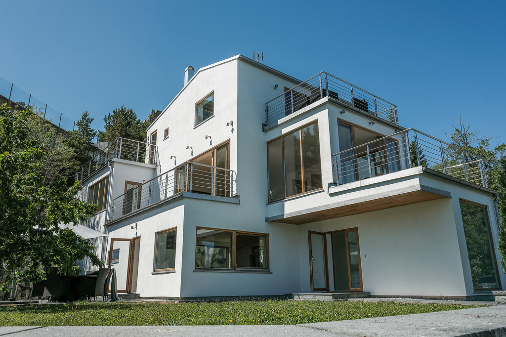 Tim merlier tråkket inn til seier på 3. Salt Ett Stort Hus I Varmdo Med Sjoutsikt Pontus Warholm