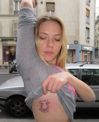 Все тату скарлетт йоханссон в подборке фото. Skarlett Johansson Sdelala Schastlivuyu Tatuirovku Skarlett Johansson