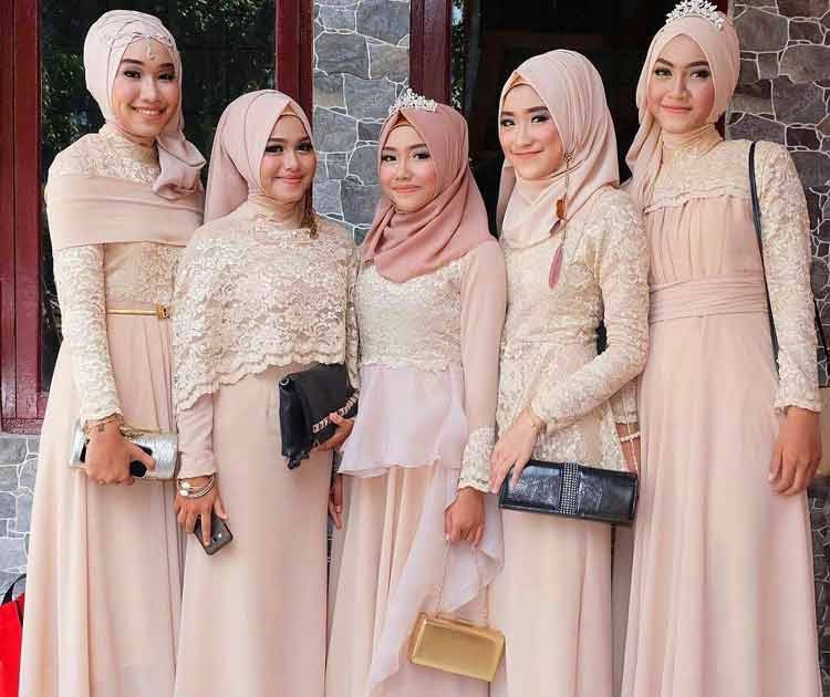  Model  Baju  Perpisahan  Bagus Set Kebaya Brokat Kutubaru 