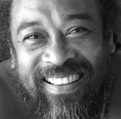 Mooji datelobueno.com