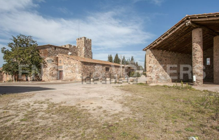 Imagen  - En venta un castillo fortificado del S.XII con campos de golf cerca de Barcelona