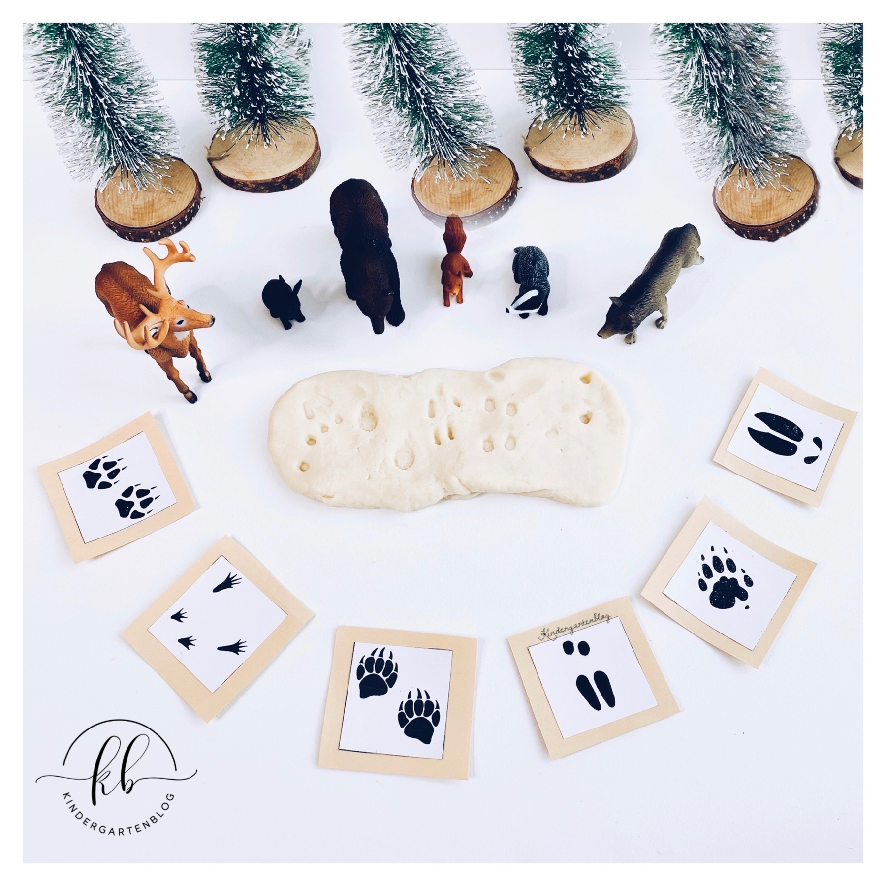 Die kinder mussten den kreis und die einzelnen streifen ausschneiden und lochen (zum teil stüpferle/prickeln). Spuren Im Schnee Kindergartenblog