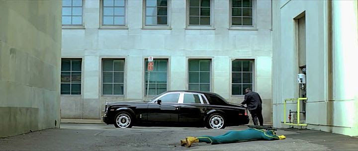 From the world's pinnacle motor car phantom to the bold attitude of black badge and beyond. Imcdb Org 2004 Rolls Royce Phantom Vii In Kick Ass 2010