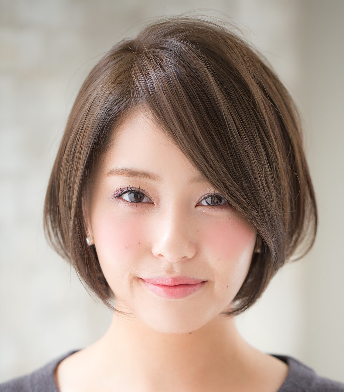 髪型 くびれ ストレート ボブ