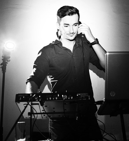 Mein name ist dj finesse und ich sorge für gute stimmung auf hochzeiten & events. Dj Hochzeit Mannheim Dj Buchen Hochzeitsfeier Event Firmenfeier