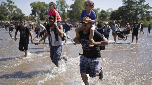 Confrontos entre migrantes e a Guarda Nacional na caravana para o México