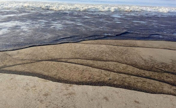 Pemex spill contaminates Oaxaca beaches