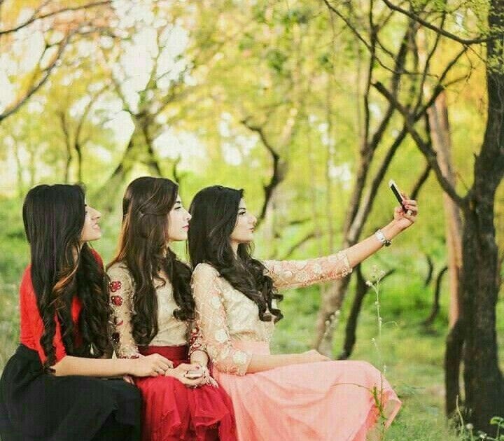 Four Friends Dp For Girls Whatsapp Group This Is The Best Collection Of Whatsapp Group Dp Over The Internet We Hope This Article Was Helpful For You Stay Tuned To Us