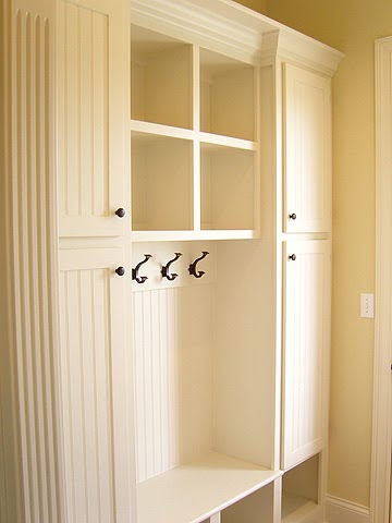 Bernand: Easy to Woodworking plans for mudroom lockers