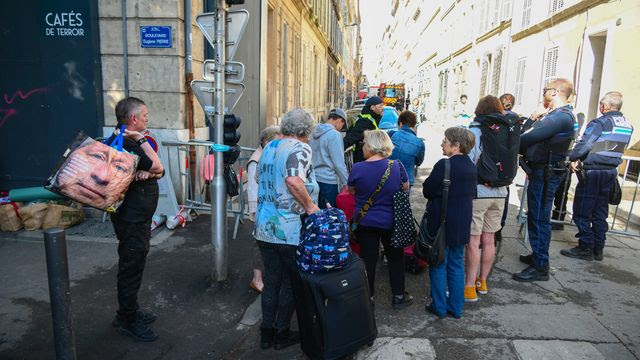 Immeubles effondrés à Marseille : retour chargé d'émotion pour une partie des riverains évacués