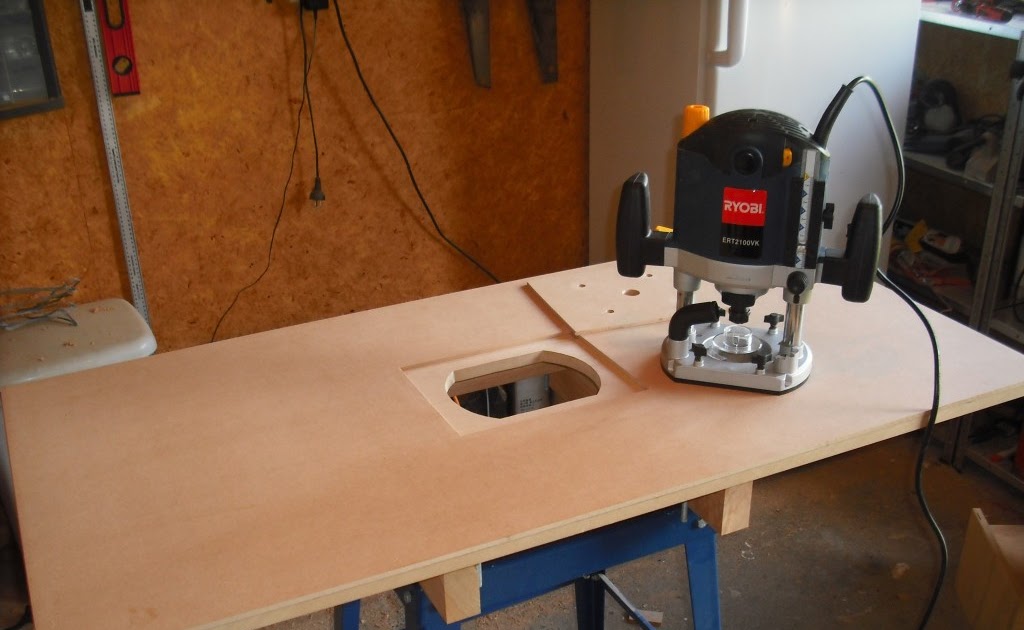 Custom Beginner: Ideas Woodworking plans - router table.pdf