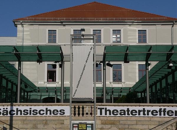 Gönnt euch drama und ungeahnte einblicke! Staatsschauspiel Dresden Kleines Haus Dresden