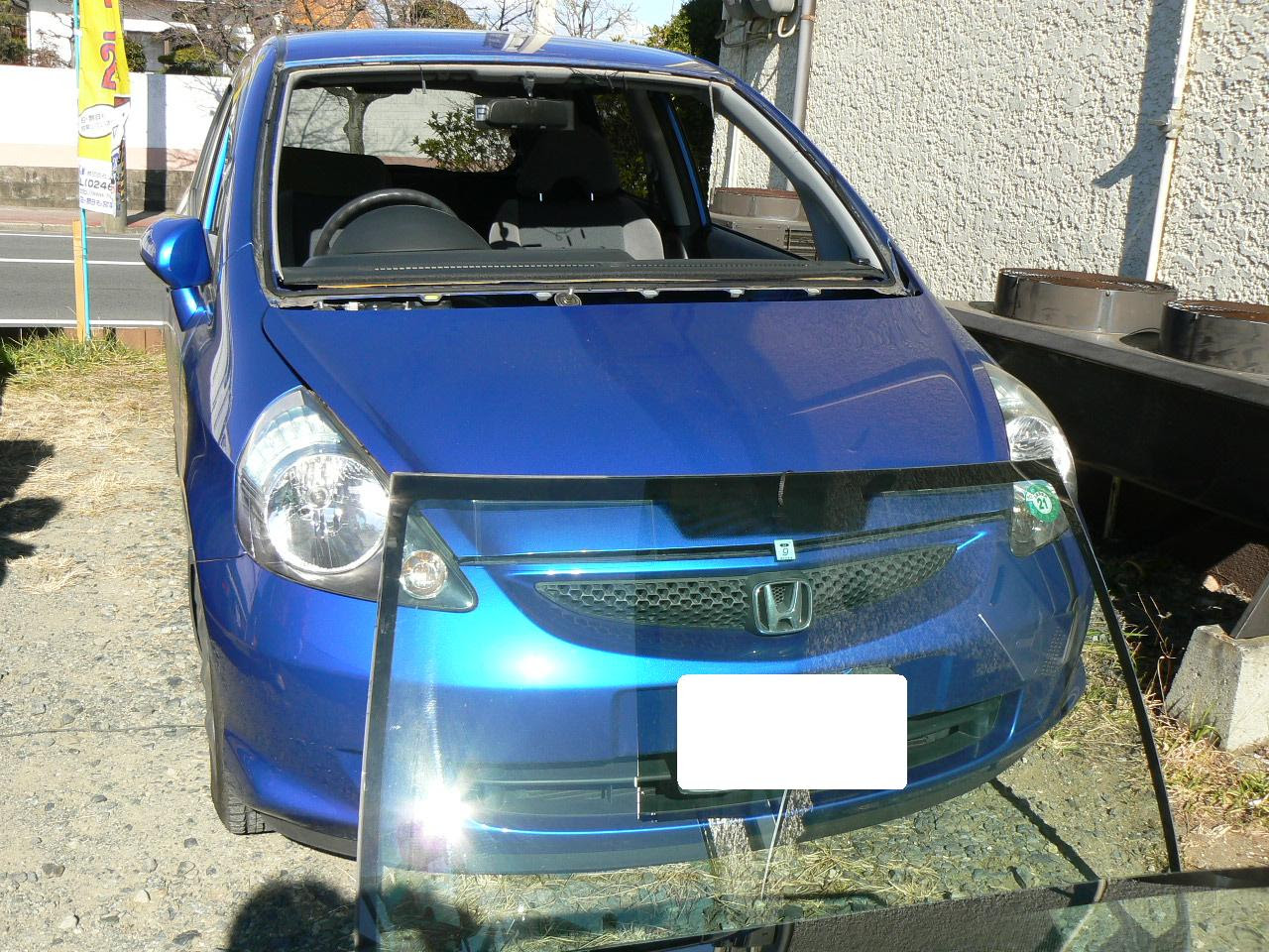 車 フロントガラス 傷 修理代 Kuruma