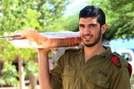 Kosher food being served in the IDF / Photo credit: IDF