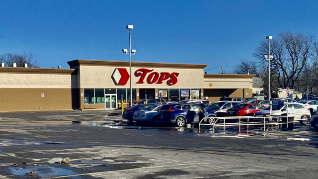 Photo of the grocery store where the shooting took place.