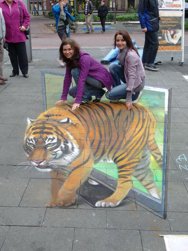 3D Street Art by Nikolaj Arndt - riding a tiger