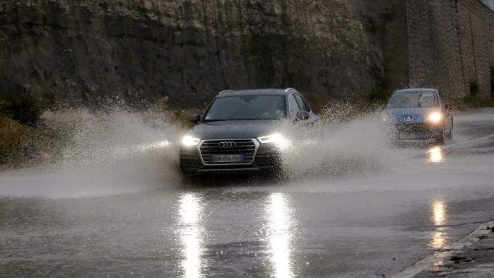 DIRECT. Alerte rouge aux pluies dans l'Aude : une personne est morte, tous les établissements scolaires du département fermés