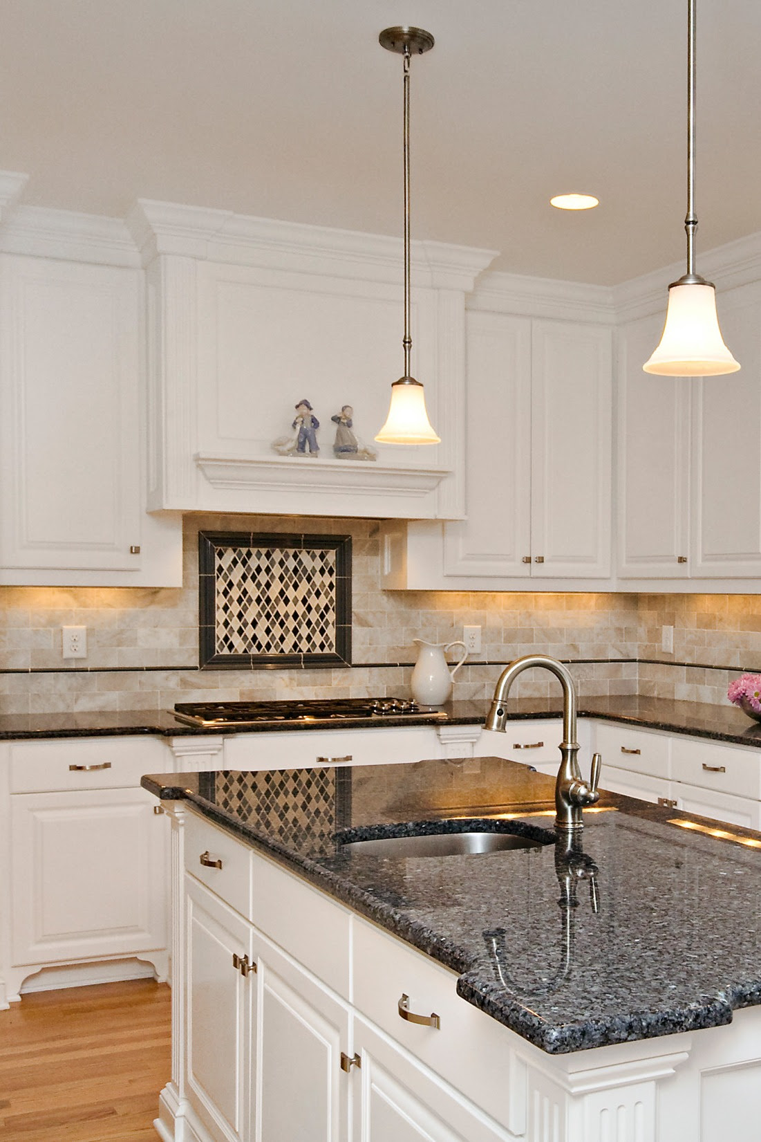 Here are some backsplash ideas for granite countertops and guidelines on how to match backsplash with granite to help you design and set up your dream kitchen. 40 Popular Blue Granite Kitchen Countertops Design Ideas