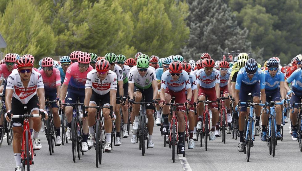 Vuelta ciclista de españa, vaak afgekort tot vuelta) is een meerdaagse wielerwedstrijd die jaarlijks wordt gehouden in spanje.samen met de tour de france en de giro d'italia is het een van de drie grote rondes.de ronde van spanje werd voor het eerst verreden in 1935 en is sinds 1955 ieder jaar georganiseerd. Modificadas Dos Etapas En La Vuelta A Espana 2020 Telerebelde