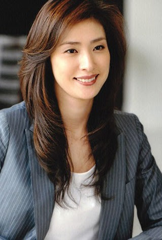 ファッショントレンド ラブリー女性 49 歳