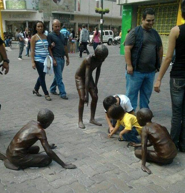 15 children who know how to take pictures with monuments