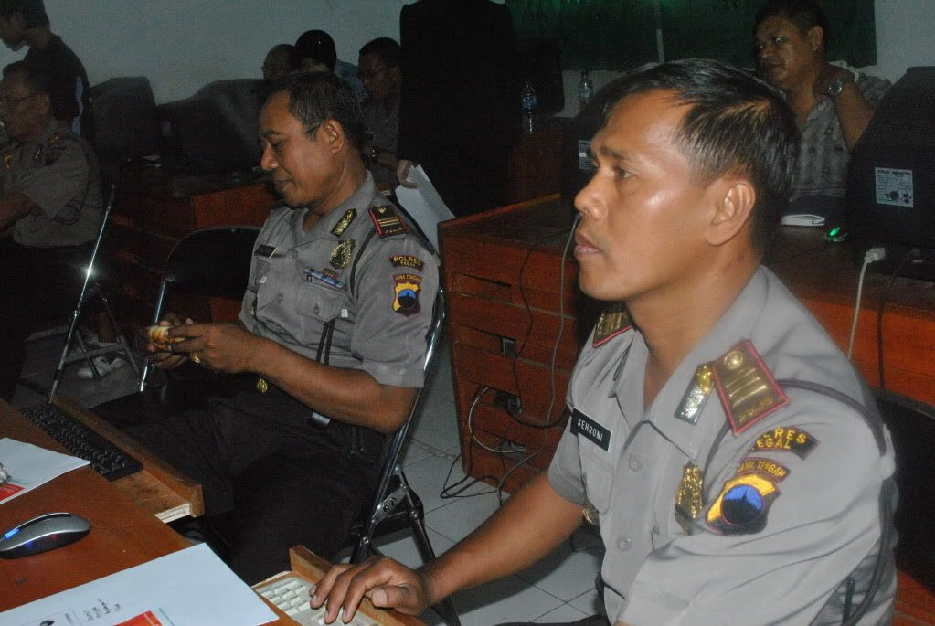 Pelatihan Internet dan Email di lingkungan Polsek se-Jawa ...