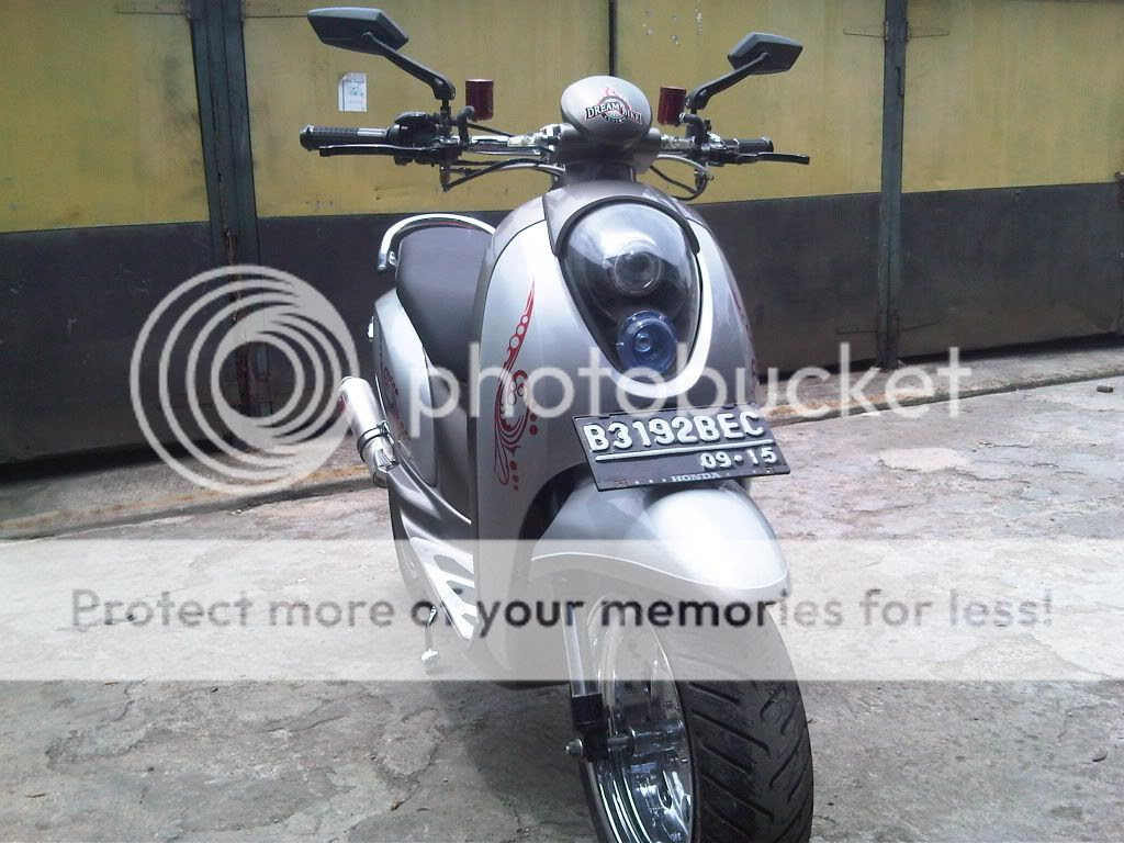 Modif Motor Scoopy Ban Besar Otosarjana