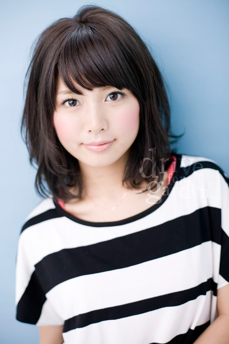 黒髪 ミディアム ヘアカタログ