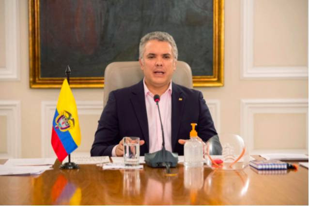 Iván Duque multiplica sus apariciones y levanta su imagen en medio de la pandemia